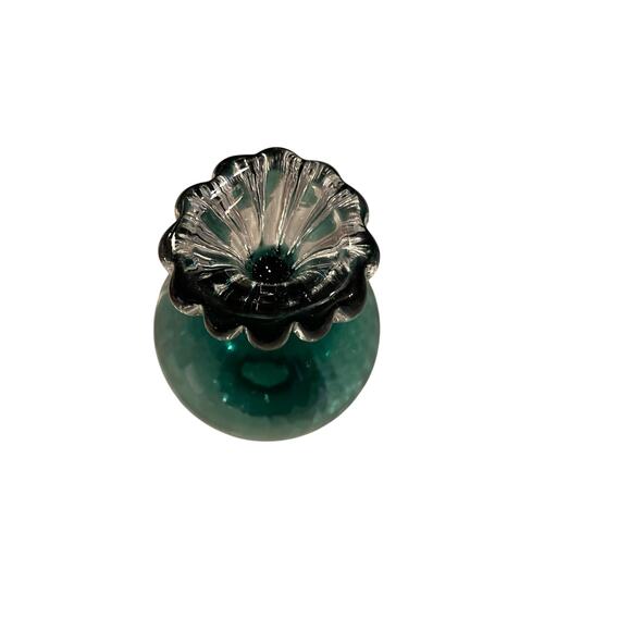 Teal Ribbed Swirled Blown Glass Vase 6.75” Heavy Scalloped Ribbed Base - Picture 8 of 8